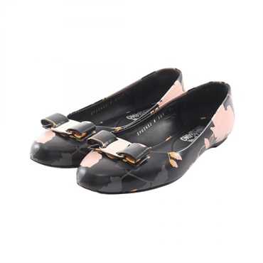 サルヴァトーレフェラガモ ヴァラリボン パンプス 靴 レディース