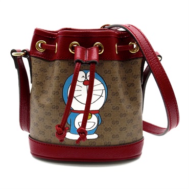 【美品】GUCCI グッチ ドラえもん ショルダーバック 巾着型 ミニバケット グッチ(GUCCI)グッチ 巾着ショルダー ドラえもん ショルダーバッグ