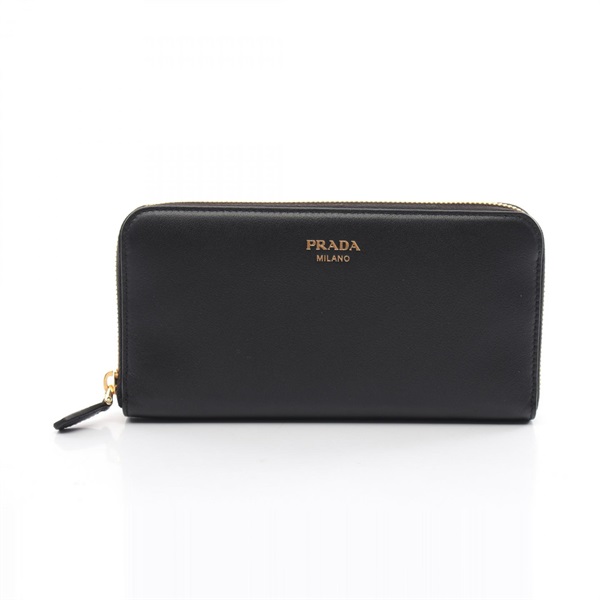 PRADA 長財布 PRADA ブラック 長財布 ブラックレザーのPRADA長財布、カード