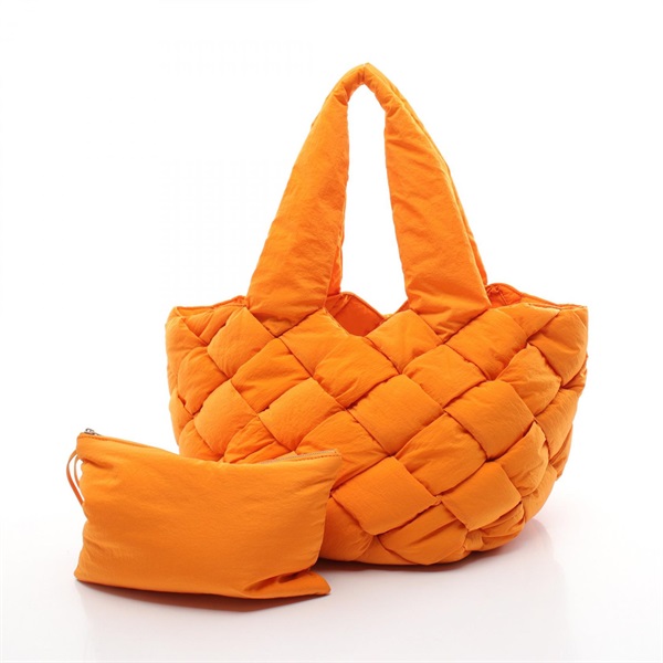 12万新品◆ボッテガヴェネタ◆オレンジ系バタフライ×イントレ長財布 ボッテガ・ヴェネタ\u201cオレンジ\u201dのバッグ「キャンディ カセット」等