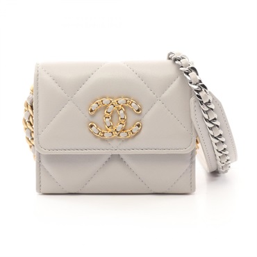 シャネル(CHANEL)シャネル シャネル19 マトラッセ ショルダーバッグ