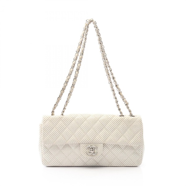シャネル(CHANEL)シャネル マトラッセ パンチング ショルダーバッグ 