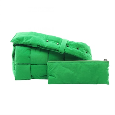 ボッテガヴェネタ パデット カセット マキシイントレチャート ショルダーバッグ バッグ レディース