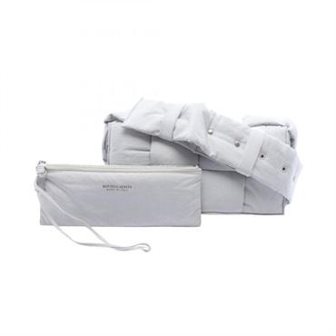 BOTTEGA VENETA パデットテックカセット ショルダーバッグ ボッテガヴェネタ(BOTTEGA VENETA)ボッテガヴェネタ PADDED TECH