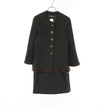 CHANEL ブラック カーディガンスーツ 中古・古着通販】CHANEL (シャネル) ターンロックカーディガン