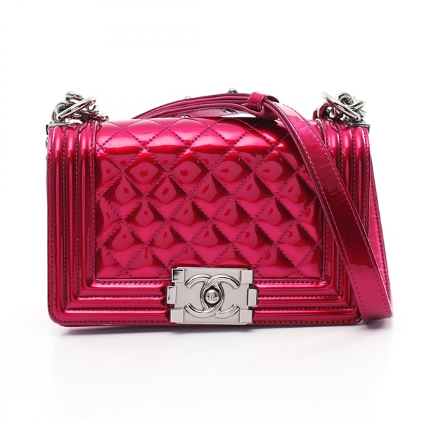 シャネル(CHANEL)シャネル ボーイシャネル スモール シェブロン V  