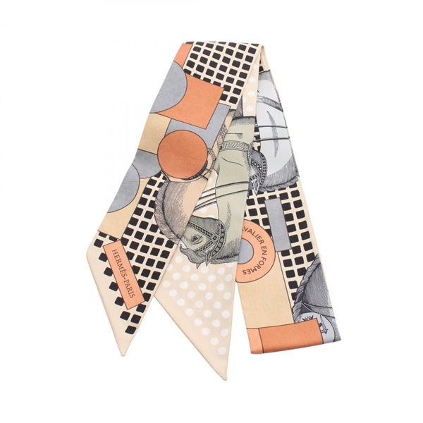 HERMES 新品　エルメス　ツイリー　CAVALIER EN 箱ショッパー付き エルメス(HERMES)エルメス ツイリー CAVALIER EN FORMES スカーフ 衣料