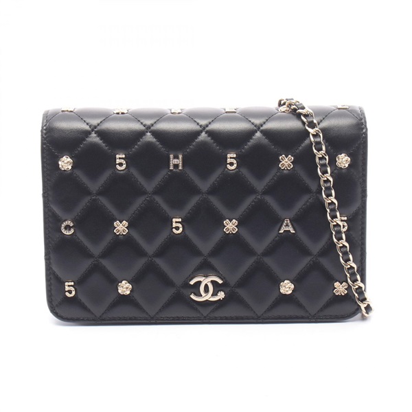 CHANEL チェーンショルダーバッグ　チャーム シャネル(CHANEL)シャネル マトラッセ アイコンチャーム ショルダー