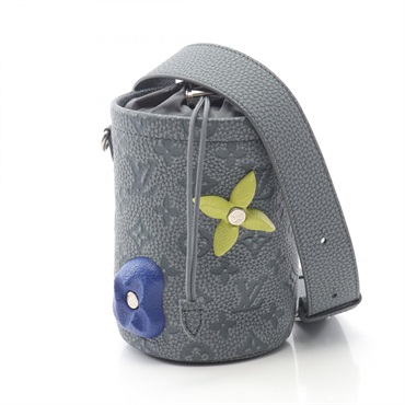 ルイ・ヴィトン チョーク ポーチ トリヨンクライミング グラナイトグレー ショルダーバッグ バッグ メンズ M81572