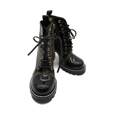 美品　LOUIS VUITTON スタッズ付きアンクルブーツ　24cm 37 ルイヴィトンブーツ37