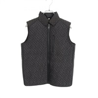 BURBERRY - バーバリー BURBERRY TBモノグラム ベスト 衣料品 トップス ポリエステル メンズ レディース ブラック系 8040760 【中古】 2119900023748_M.jpg