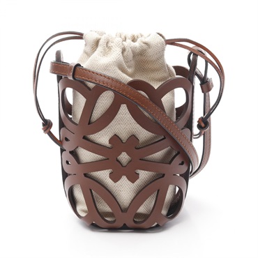 ロエベ(LOEWE)ロエベ アナグラム カットアウト ポケット