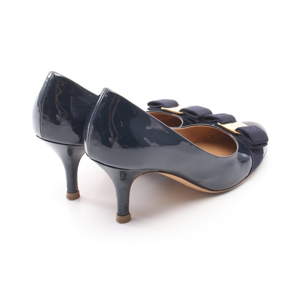 定価11万【未使用に近い】フェラガモ パンプス ネイビー 23㎝ 5.5 ヴァラ 定価11万【未使用に近い】フェラガモ パンプス ネイビー 23