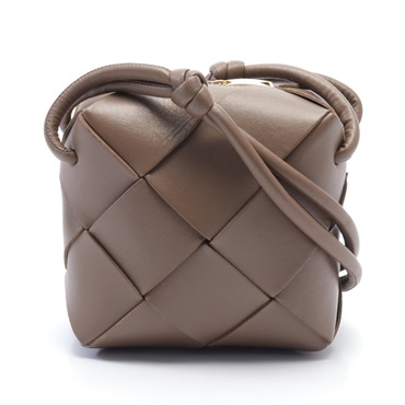 BOTTEGA VENETA ボッテガヴェネタ ミニカセットカメラバッグ イントレチャート レザー ラムスキン 黒 ブラック ショルダーバッグ レディース 鞄 人気 定番 | [ボッテガヴェネタ] ショルダーバッグ レディース ミニ