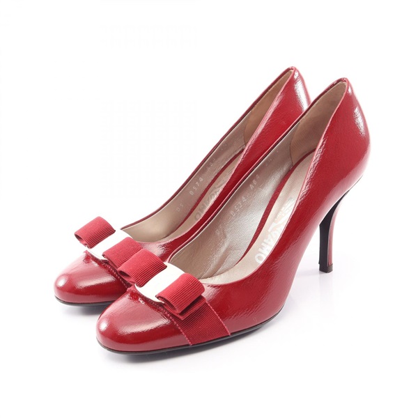 未使用✨サルヴァトーレフェラガモ　VARAリボン　パンプス サルヴァトーレフェラガモ(Salvatore Ferragamo)サルヴァトーレ