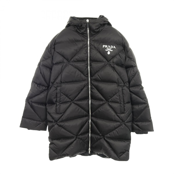 プラダ Re-Nylon ダウンジャケット