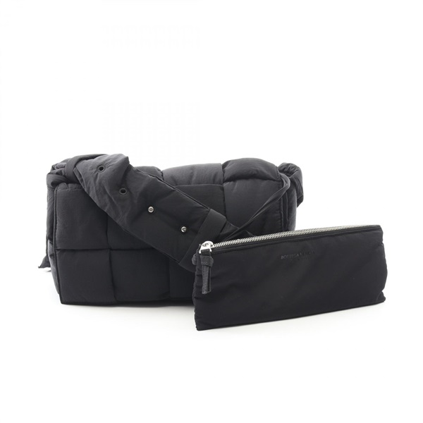 BOTTEGA VENETA　ボッテガヴェネタ　パデッドテックカセットショルダー ボッテガヴェネタ(BOTTEGA VENETA)ボッテガヴェネタ PADDED TECH