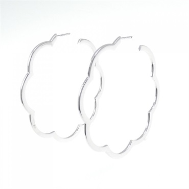 ジャンク品　シャネル　カメリア ピアス　片耳　ホワイト/アイボリー系 ジャンク品 シャネル カメリア ピアス 片耳 ホワイト/アイボリー