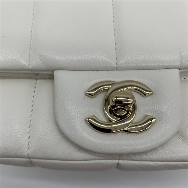 シャネル(CHANEL)シャネル チョコバー ミニフラップチェーンショルダー シャネル(CHANEL)シャネル チョコバー ミニフラップチェーンショルダー