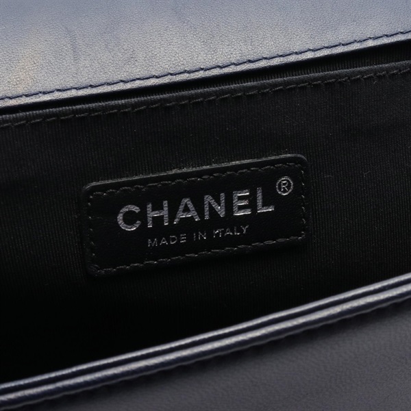 シャネル(CHANEL)シャネル ボーイシャネル エンボスロゴ ショルダー 