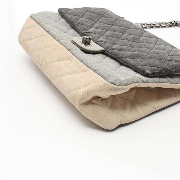 シャネルバックマドモワゼルフラップショルダー(オフホワイト)