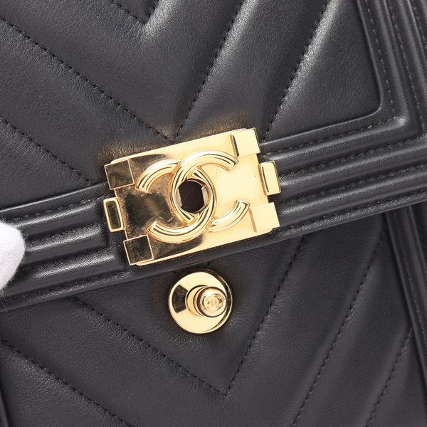 シャネル(CHANEL)シャネル ボーイシャネル Vステッチ ショルダーバッグ