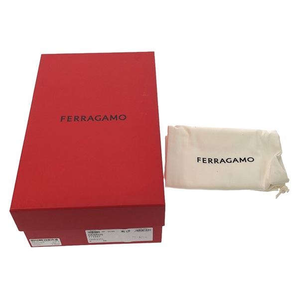 サルヴァトーレ フェラガモ 靴24cm +GUCCIの箱