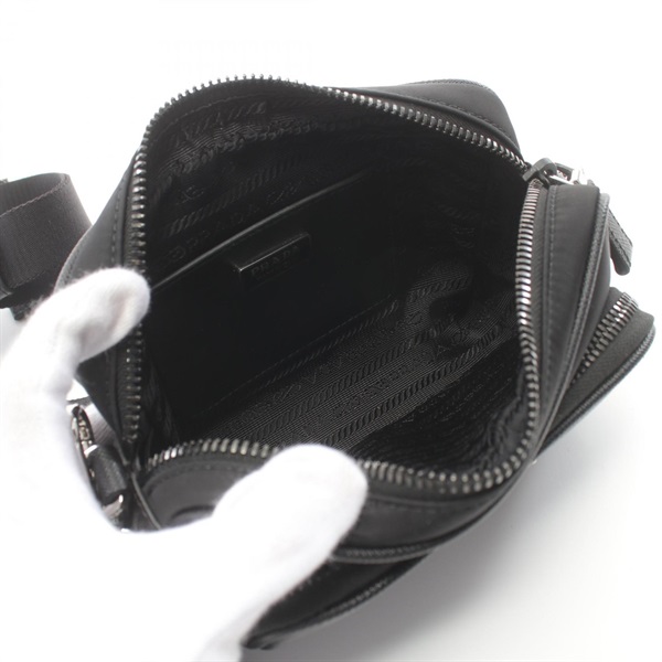 【たける】PRADA プラダ ショルダーバッグ 2VH170 楽天市場】PRADA プラダ ショルダーバッグ 2VH170 OOO 9Z2 メンズ