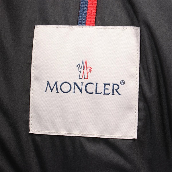 三連休最終価格セール　モンクレール　希少サイズ4 セリッテ　黒　美品 未使用級✨サイズ4】モンクレール ダウン SERITTE 黒 付属品有り
