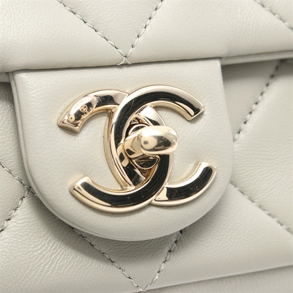 シャネル(CHANEL)シャネル ラージ フラップ バッグ マトラッセ