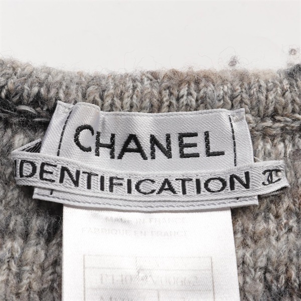 ★CHANEL/シャネル IDENTIFICATION シルク&カシミヤ Vネック プレート装飾 ニット セーター 七分袖 トップス CHANELシャネル『IDENTIFICATION ムートンジャケット size40