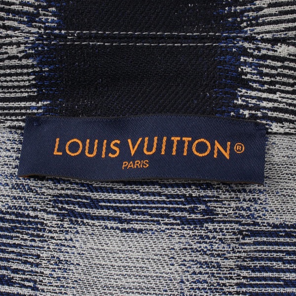 美品☆ルイヴィトン ダミエ柄裏地 シャツジャケット 金ボタン 七分袖 ベージュ 美品✨ルイヴィトンダミエ柄裏地シャツジャケット金ボタン七分袖