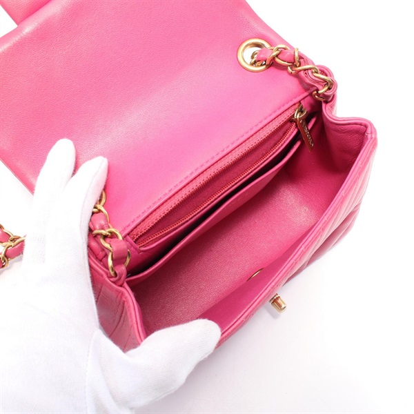 シャネル  ショルダーバッグ  シェブロン ショルダー   ピンク CHANEL（シャネル） Vステッチ チェーンショルダー 17cm シェブロン