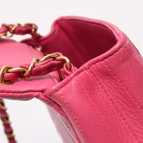 シャネル(CHANEL)シャネル ミニ フラップバッグ シェブロン Vステッチ