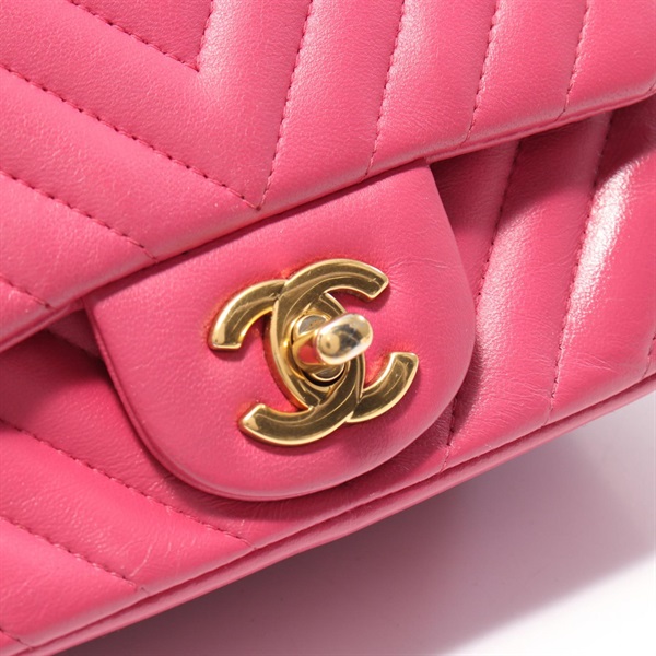 シャネル(CHANEL)シャネル ミニ フラップバッグ シェブロン Vステッチ