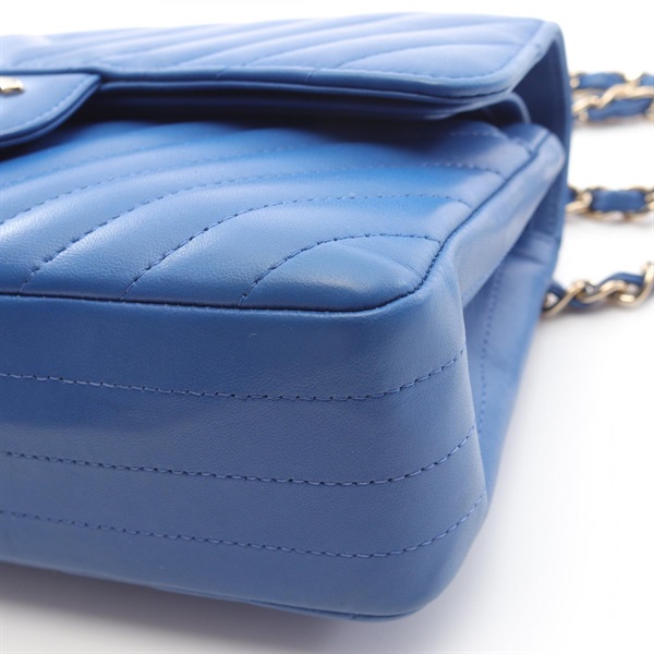 シャネル(CHANEL)シャネル シェブロン Vステッチ Wフラップ ショルダー
