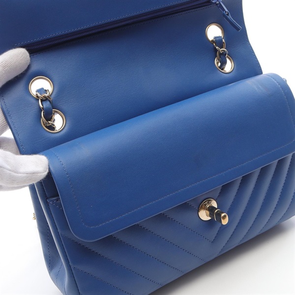 シャネル(CHANEL)シャネル シェブロン Vステッチ Wフラップ ショルダー