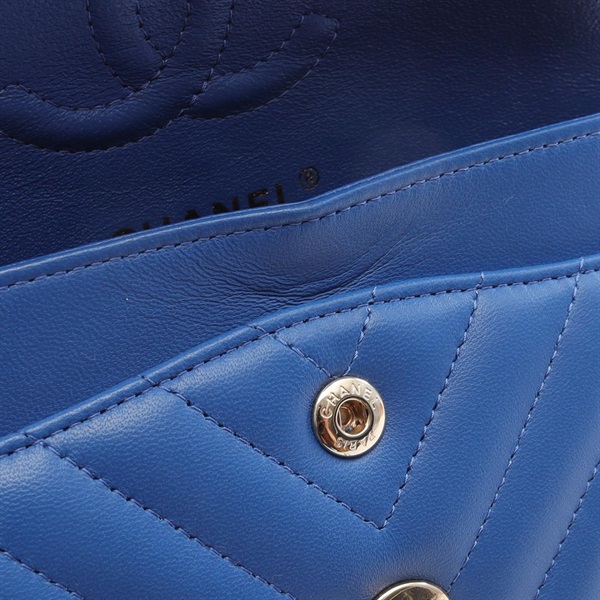 シャネル(CHANEL)シャネル シェブロン Vステッチ Wフラップ ショルダー