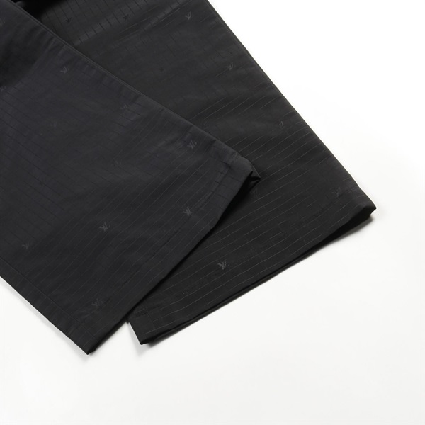 ルイ・ヴィトン(LOUIS VUITTON)ルイ・ヴィトン LVロゴ パンツ 衣料品