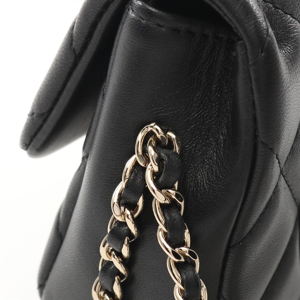 シャネル(CHANEL)シャネル マトラッセ スモールフラップ パール