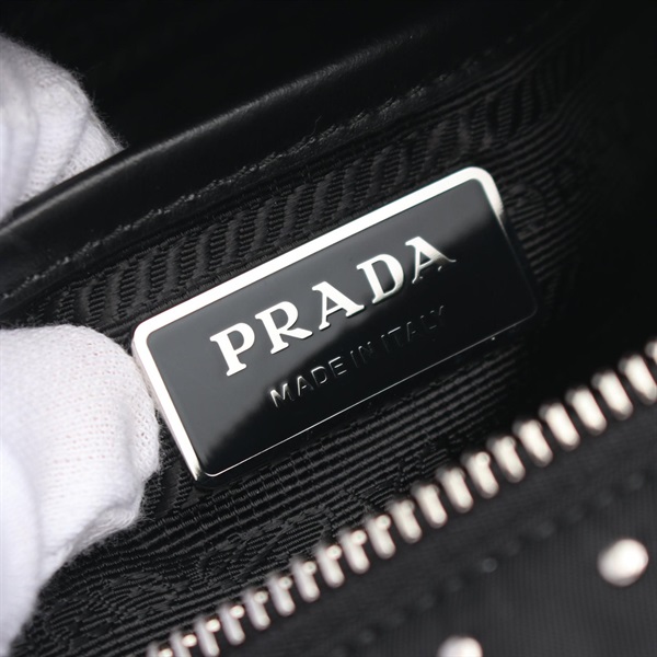 プラダ(PRADA)プラダ スタッズ ショルダーバッグ バッグ レディース