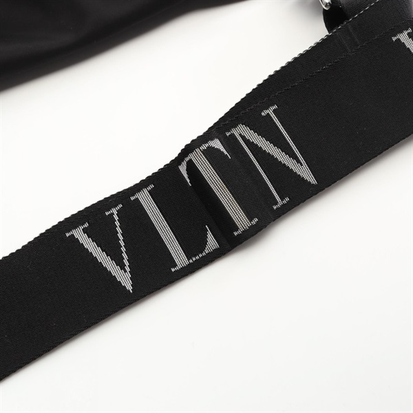 ヴァレンチノ(Valentino)ヴァレンチノ ロックスタッズ ウエストバッグ