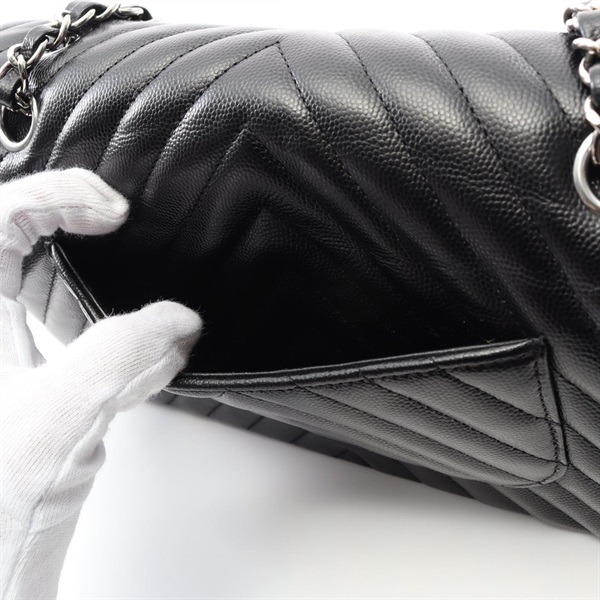 シャネル(CHANEL)シャネル シェブロン Vステッチ ショルダーバッグ