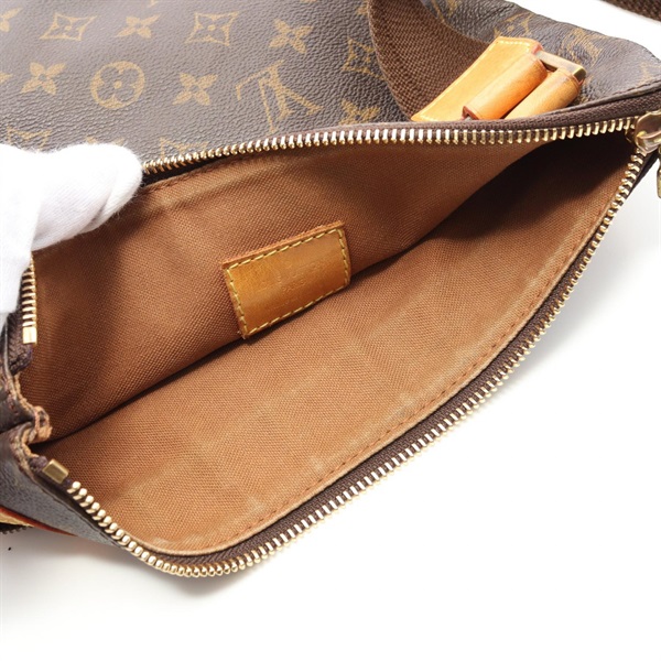 ルイ・ヴィトン(LOUIS VUITTON)ルイ・ヴィトン ポシェットボスフォール