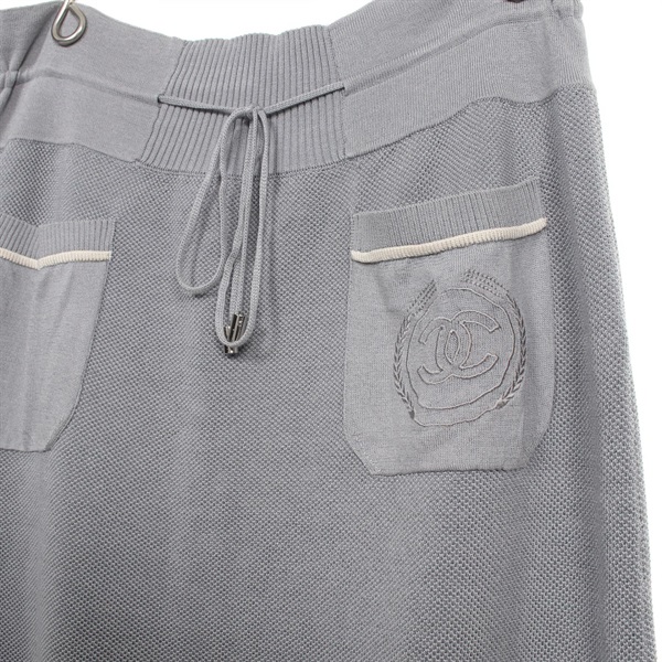 シャネル　CHANEL シルバーグレーニット　スカート　34サイズ シャネル(CHANEL)シャネル ココマーク ニット スカート 衣料品