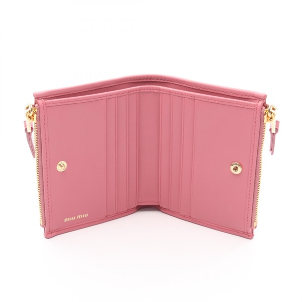 MIU MIU マテラッセ 二つ折り財布 ピンクベージュ 長財布 ピンクベージュ マテラッセレザー ジップアラウンド長財布 | Miu Miu