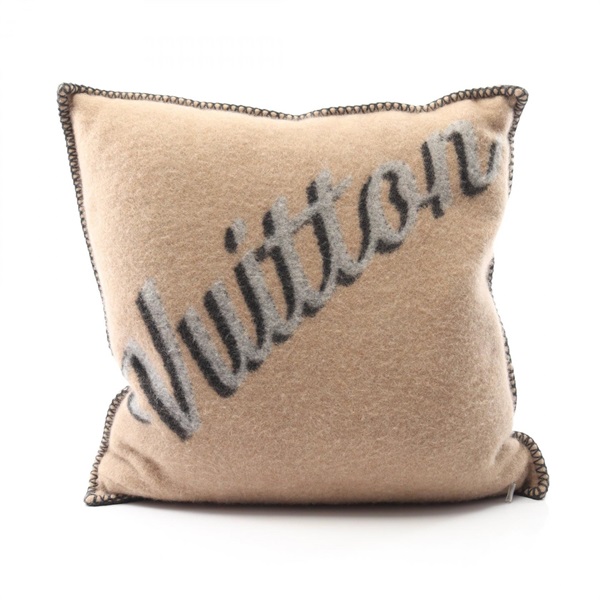 ルイヴィトン　クーサンロゴ　バイカラー　クッション　新品未使用　非売品 ルイ・ヴィトン(LOUIS VUITTON)ルイ・ヴィトン クーサン ロゴ バイ