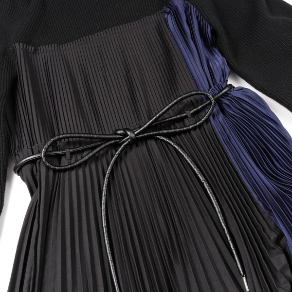 サカイ(Sacai)サカイ プリーツ ワンピース 衣料品 トップス レディース