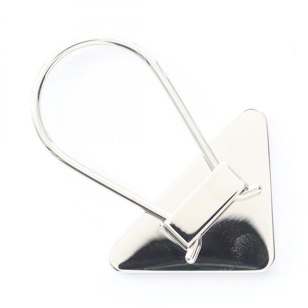 プラダ PRADA トライアングルロゴ キーホルダー アクセサリー メタル メンズ シルバー系 / ブラック系 2PS06366AF0002 【新品】 PRADA - プラダ PRADA トライアングルロゴ キーホルダー アクセサリー