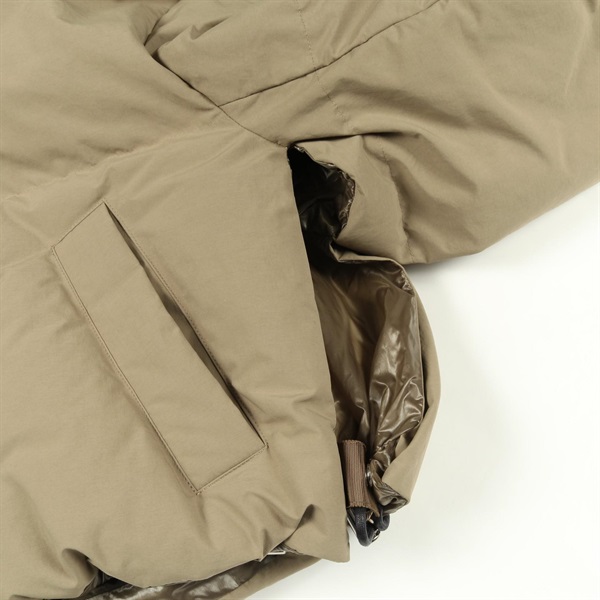 サカイ(Sacai)サカイ Matte Taffeta Padded Blouson パデッド